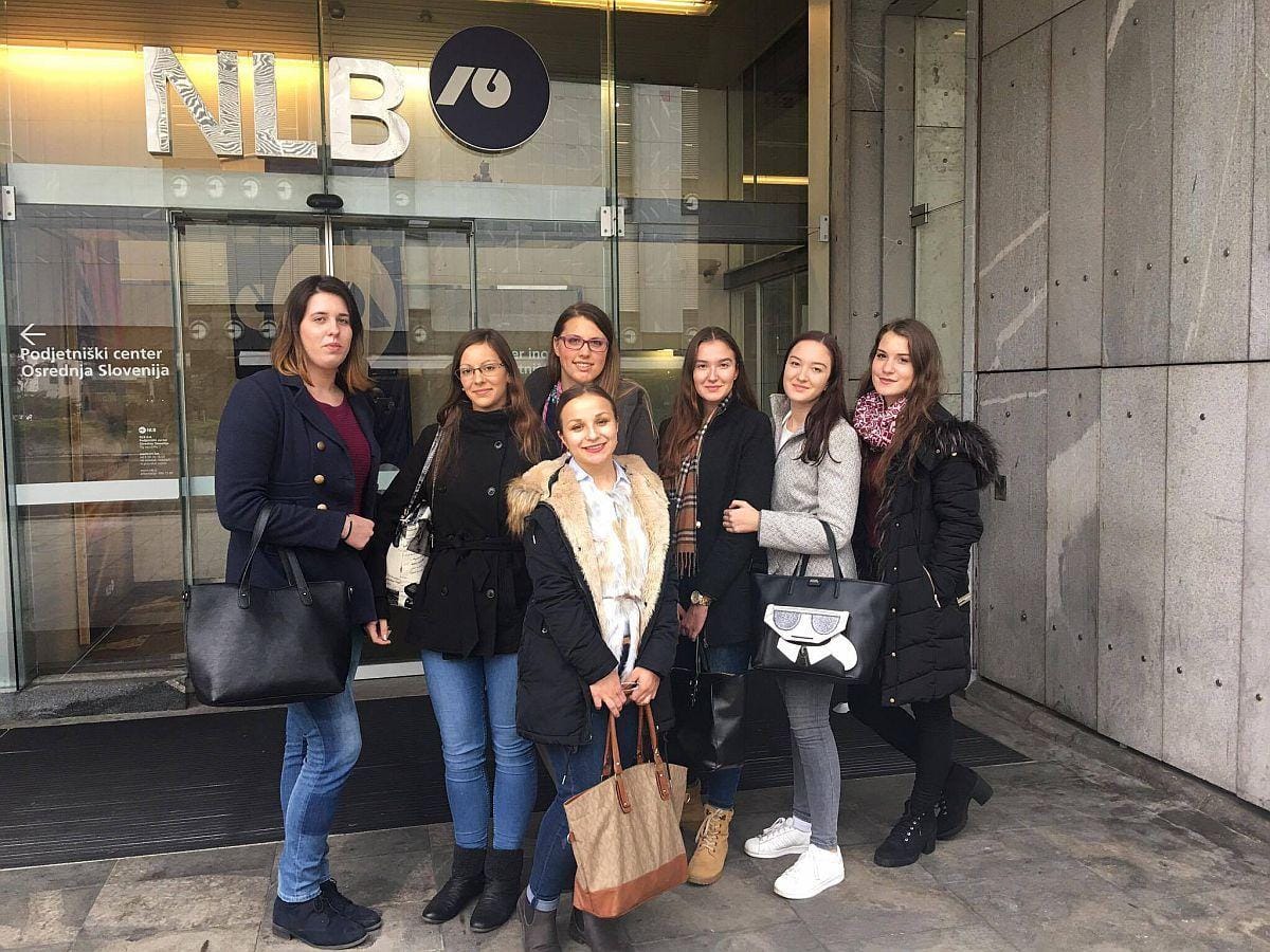 Izzivi podjetništva za mlade in kdo hodi na desni strani