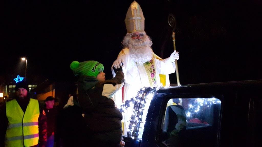 FOTO in VIDEO: Polna ulica sprejela Miklavža