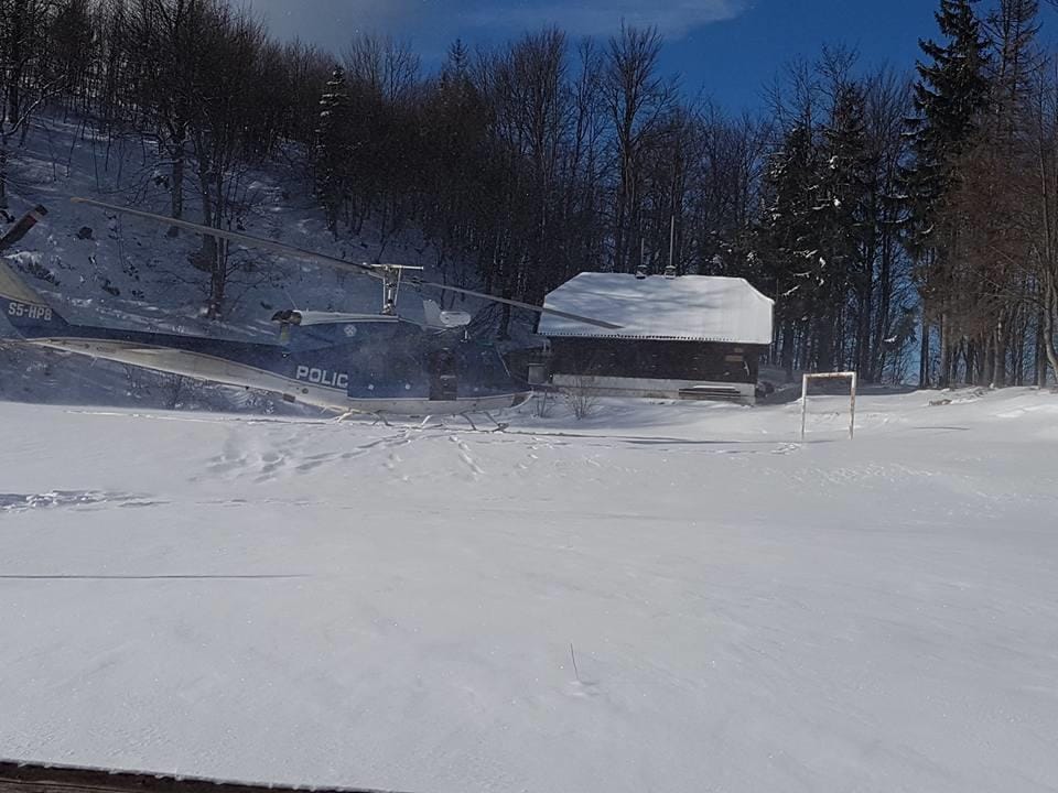 Se morajo planinci zanašati na srečo, namesto na defibrilator v koči