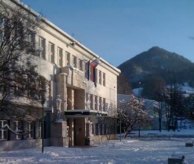 Trboveljski javni uslužbenci se bodo učili protokola in 'online' komunikacije