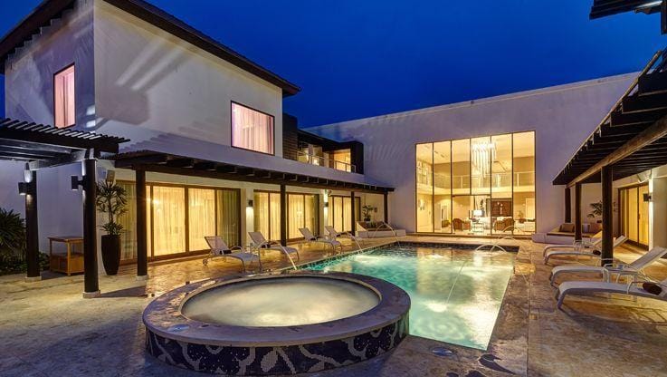 Nekdo bo v Zasavju gradil vilo ali dvorec. Le kdo?