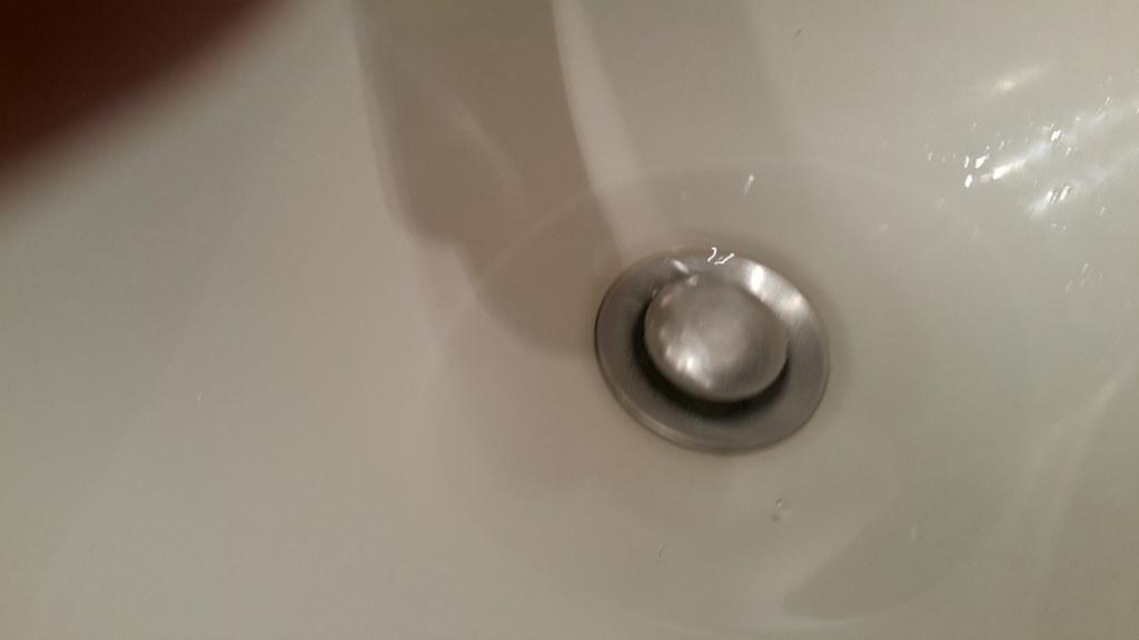 Počila vodovodna cev