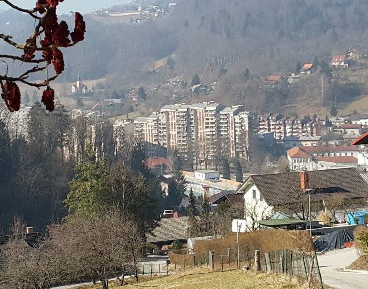 POPRAVEK: Popolna zapora ceste Trbovlje - Hrastnik