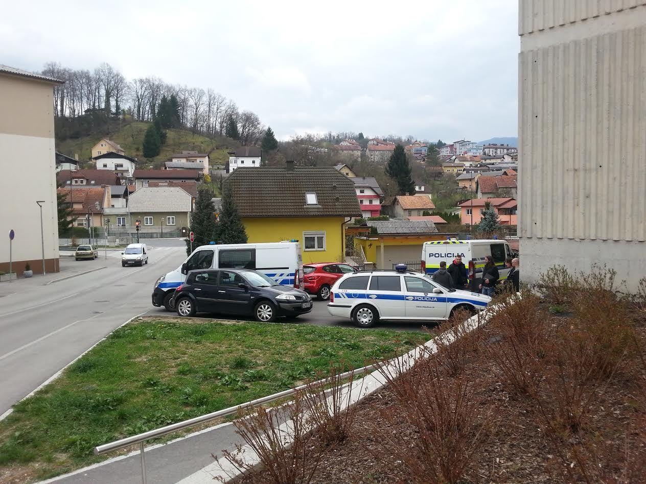 Obsežna preiskava z lovkami v Trbovljah