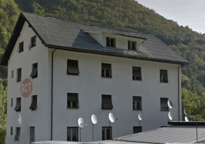 Za 50.000 evrov naprodaj 648 kvadratov