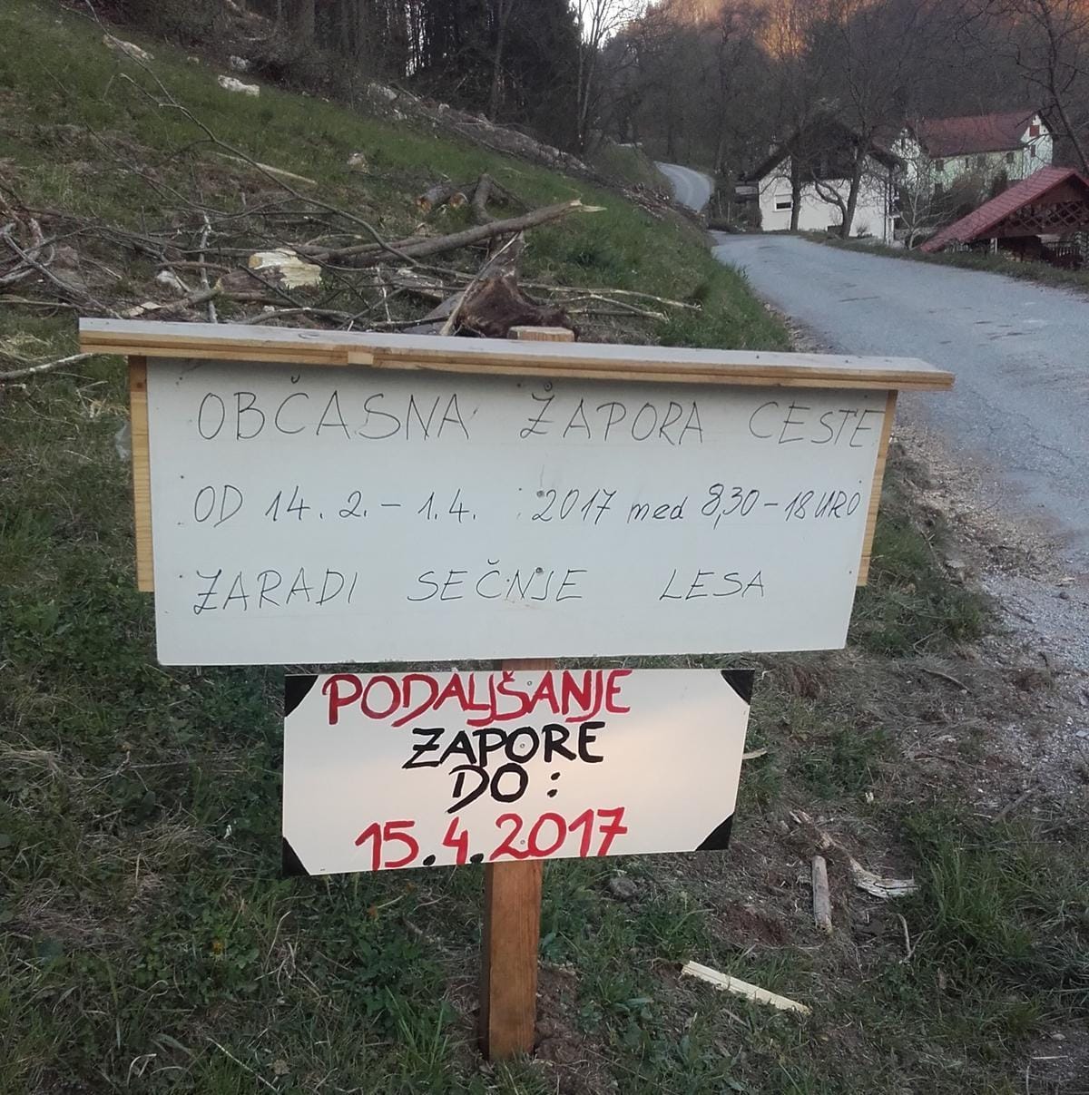 Zdaj kradejo že opozorilne table