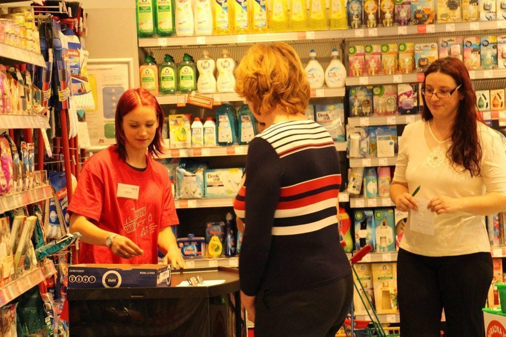 Tekmovali v tehniki prodaje