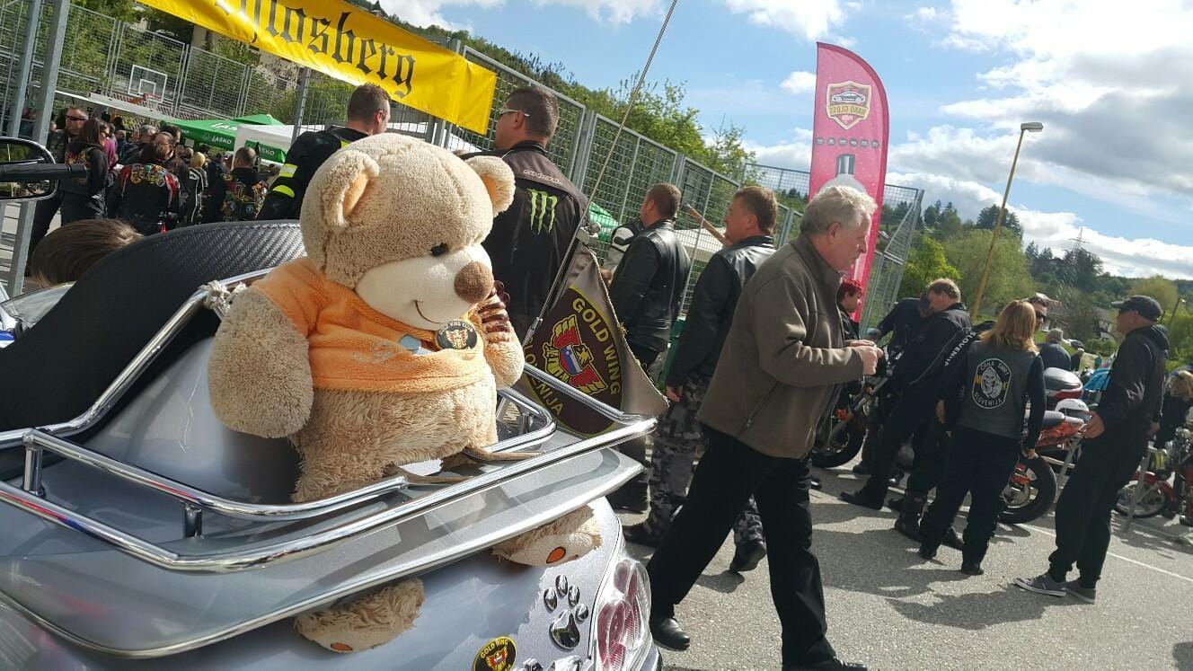 FOTO in VIDEO: Na Dolu blagoslovili več sto motorjev