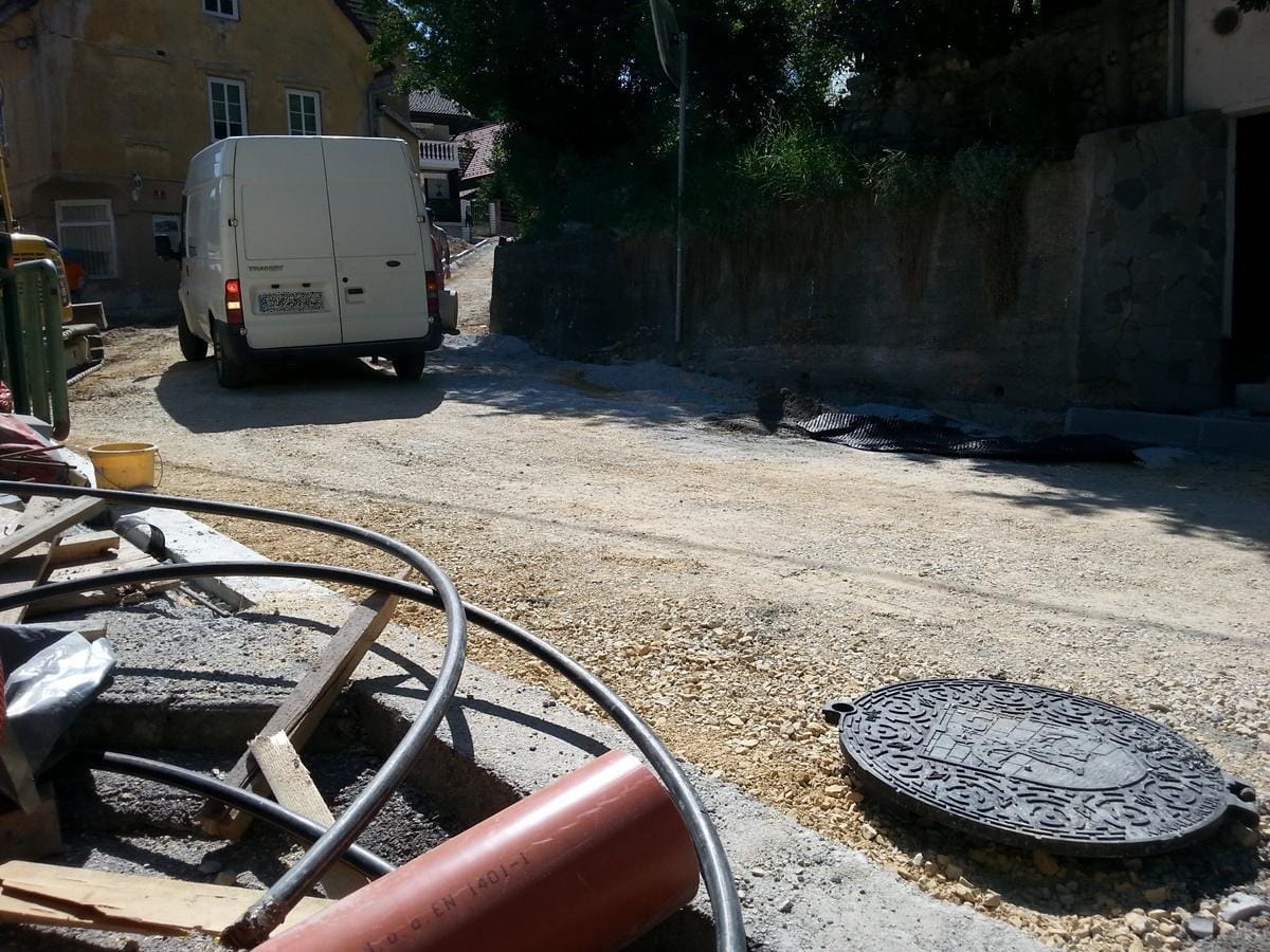 Obljuba: prihodnji četrtek cesta končno prevozna