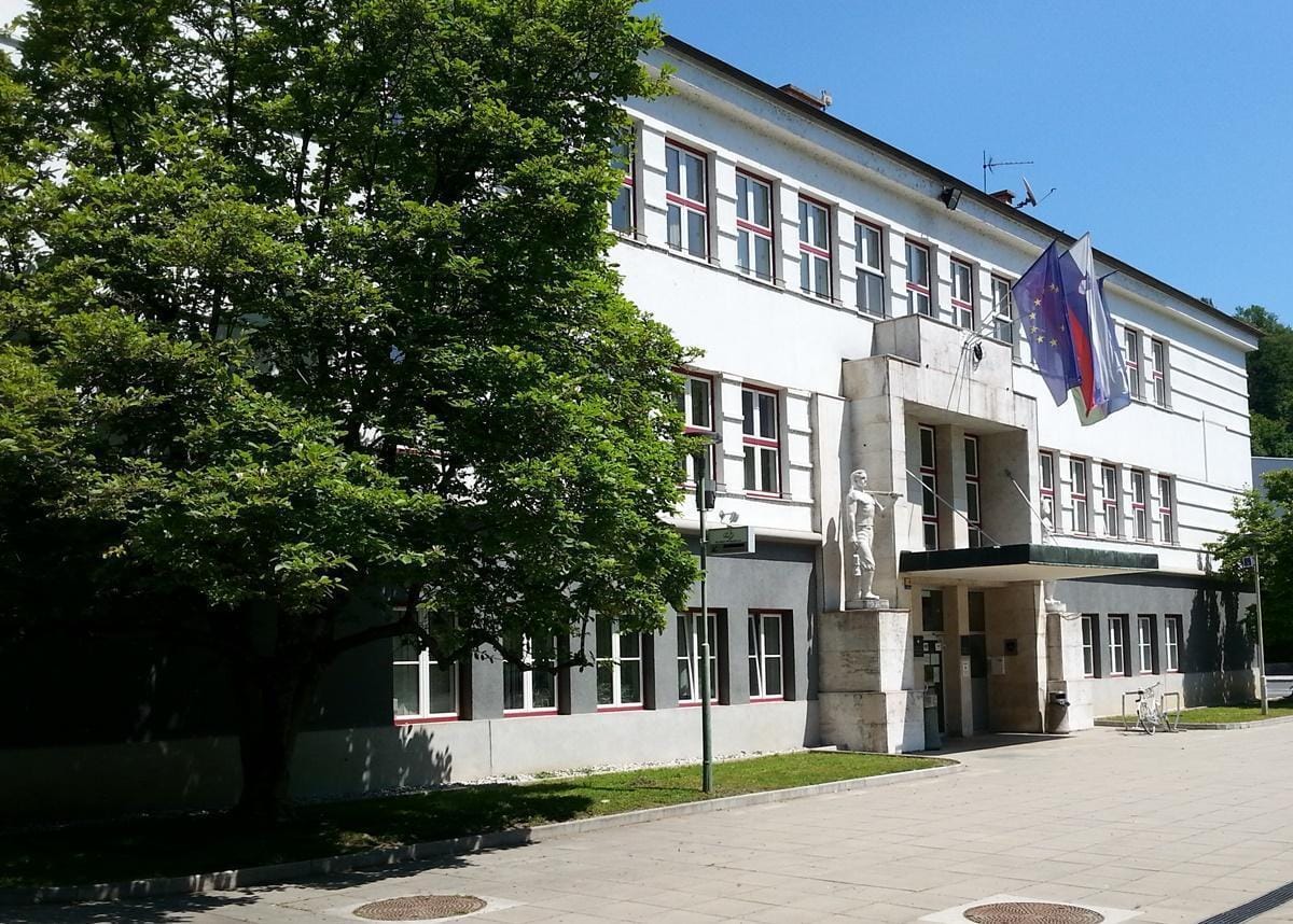 Iščejo zamenjavo za sodelavko, ki odhaja v pokoj