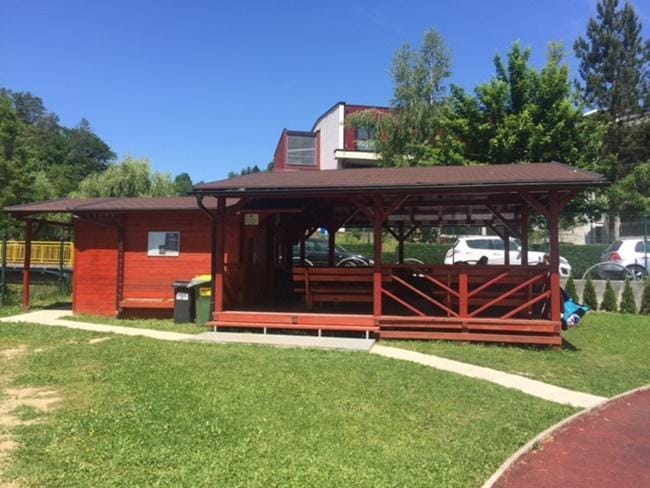 Postavili večnamensko športno hiško