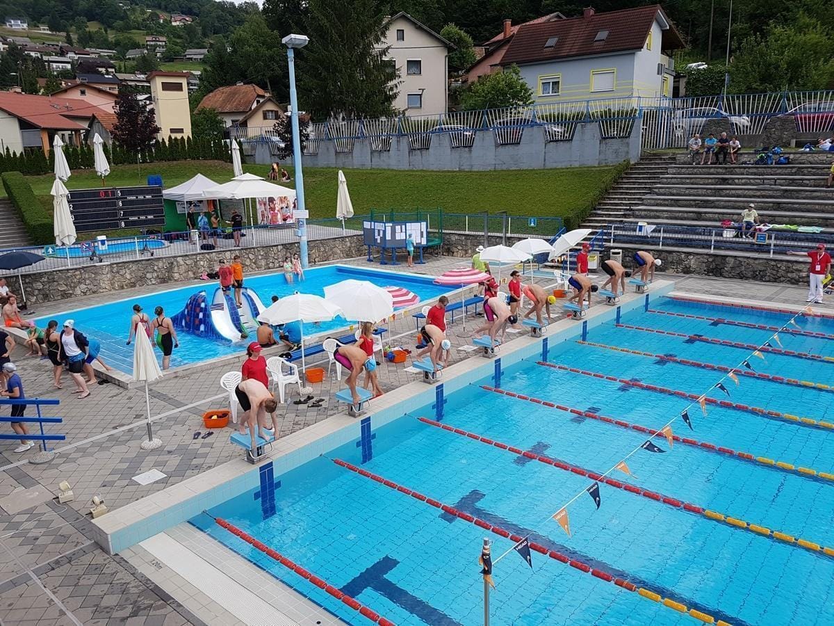 Na 48. Lučkinem pokalu domači plavalci osvajali odličja kot po tekočem traku