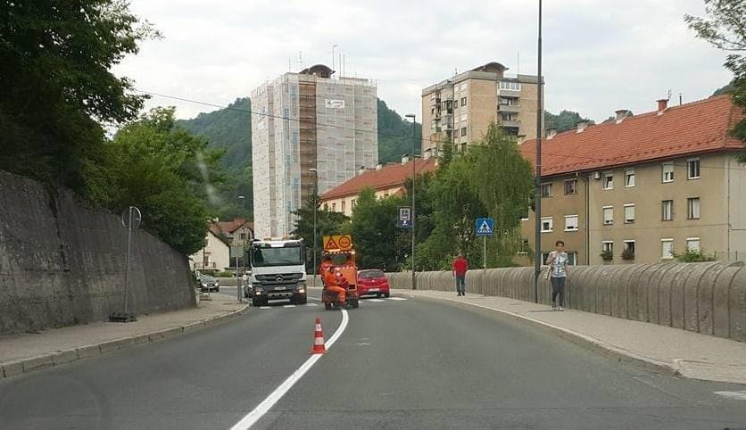 Na cesti so delavci. Previdno in strpno!