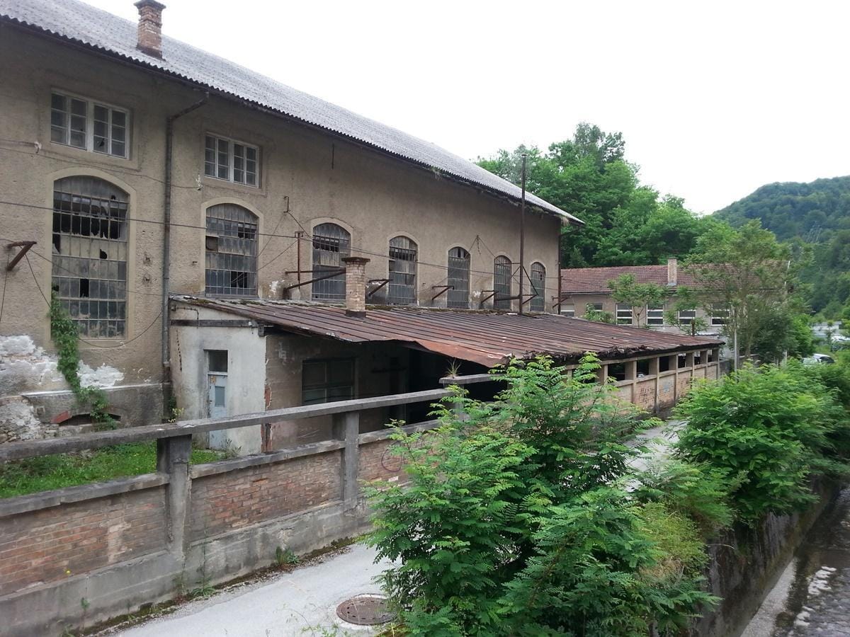 Zemljišče naprodaj, lahko pričakujemo nov trgovski center?