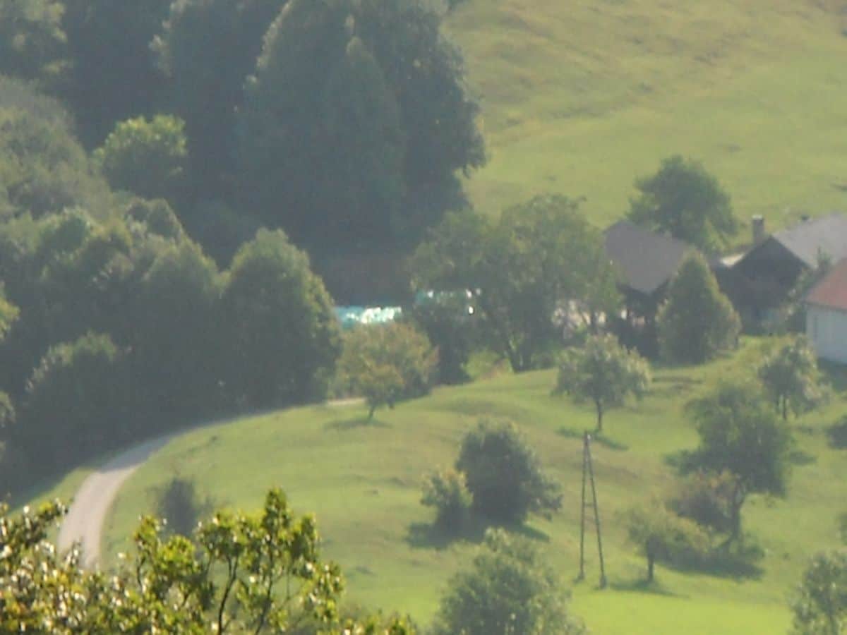 Vozilo je prevrnilo na streho