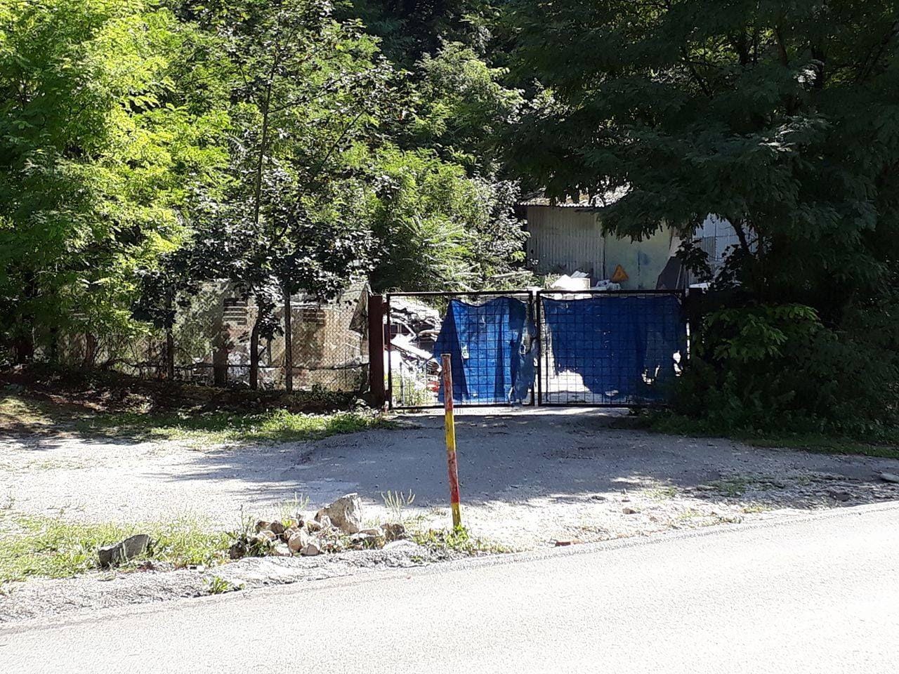 Pomemben rov, med vojno zaklonišče - danes SMETIŠČE