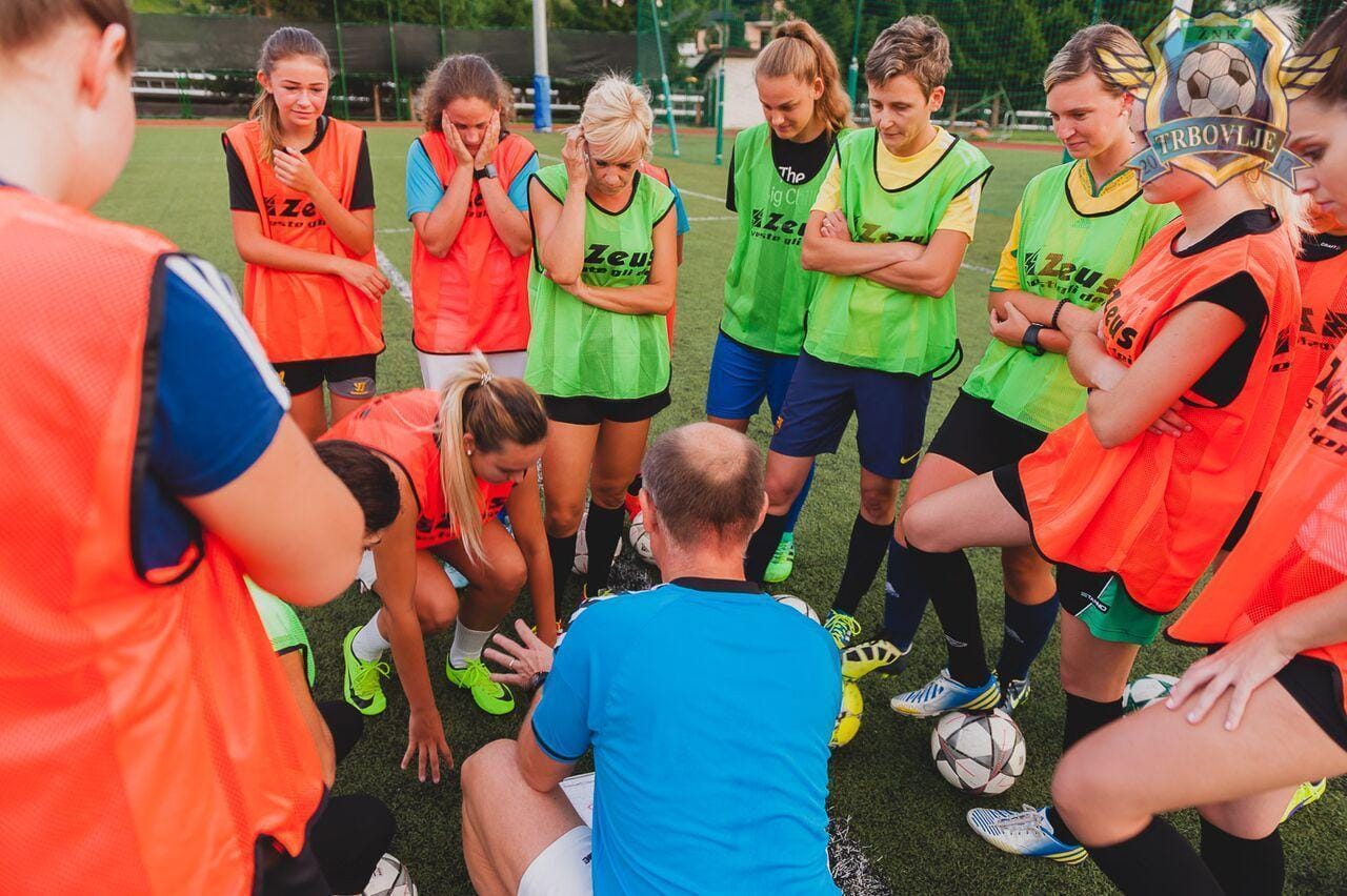 FOTO: Sanje zasavskih nogometašic se začenjajo