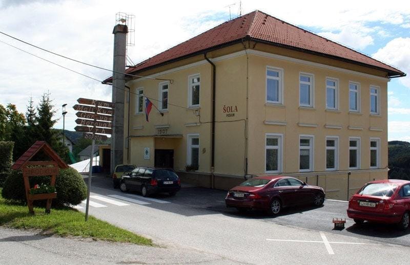 Ni samo zgradba, ampak je živa in radovedna