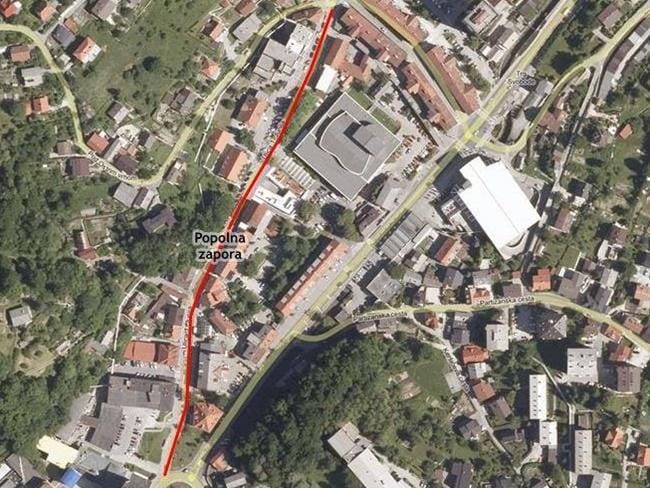 Cesta bo več ur zaprta za promet