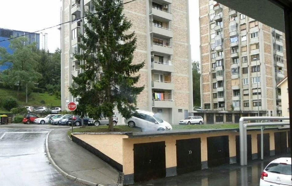 V enem samem dnevu povzročil kar dve nesreči