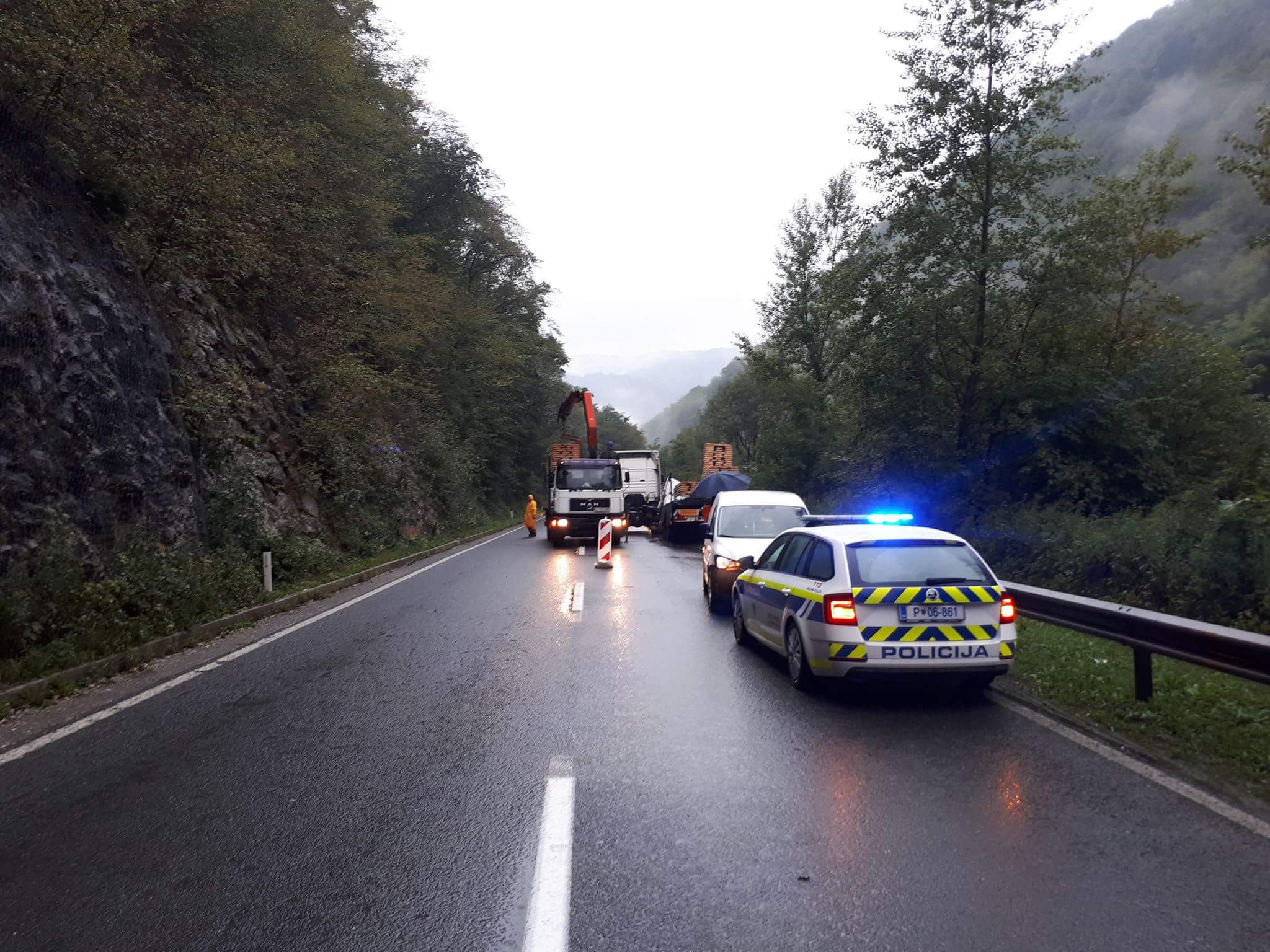 Na zasavki razsut tovor, oviran  promet