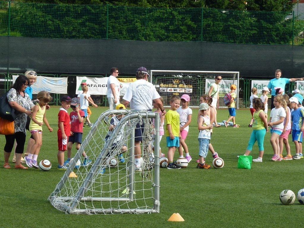 Mali športniki izbirali med nogometom, atletiko, plezanjem in gimnastiko