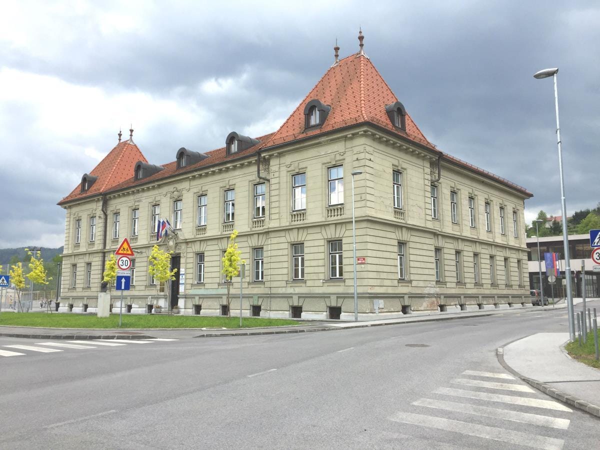 Staro Sodnijo bodo obnovili