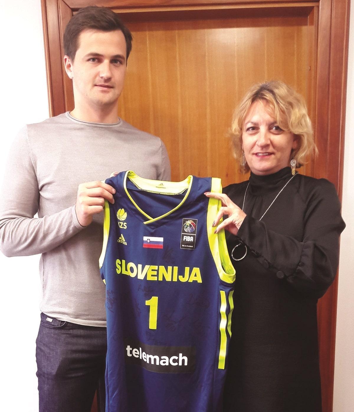 'Zlati' dres predali novemu lastniku