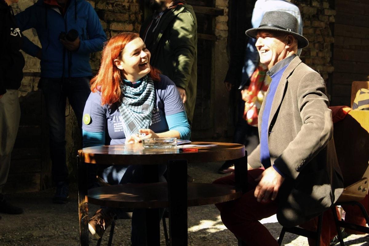 JUTRI: Knjige, ki jih lahko *berete brez očal