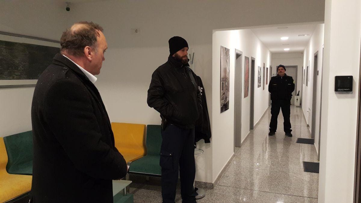 VIDEO: Pustoslemškov prihod na Komunalo in skrivnostni sklep