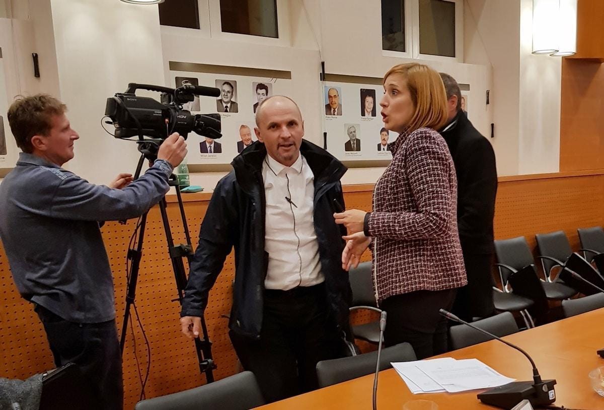 Žnidaršič na sejo kar s pravnomočno sodbo