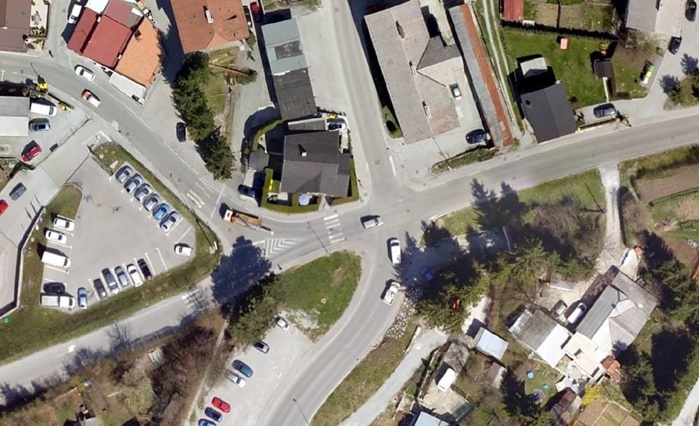 Cesta bo 7 ur delno zaprta