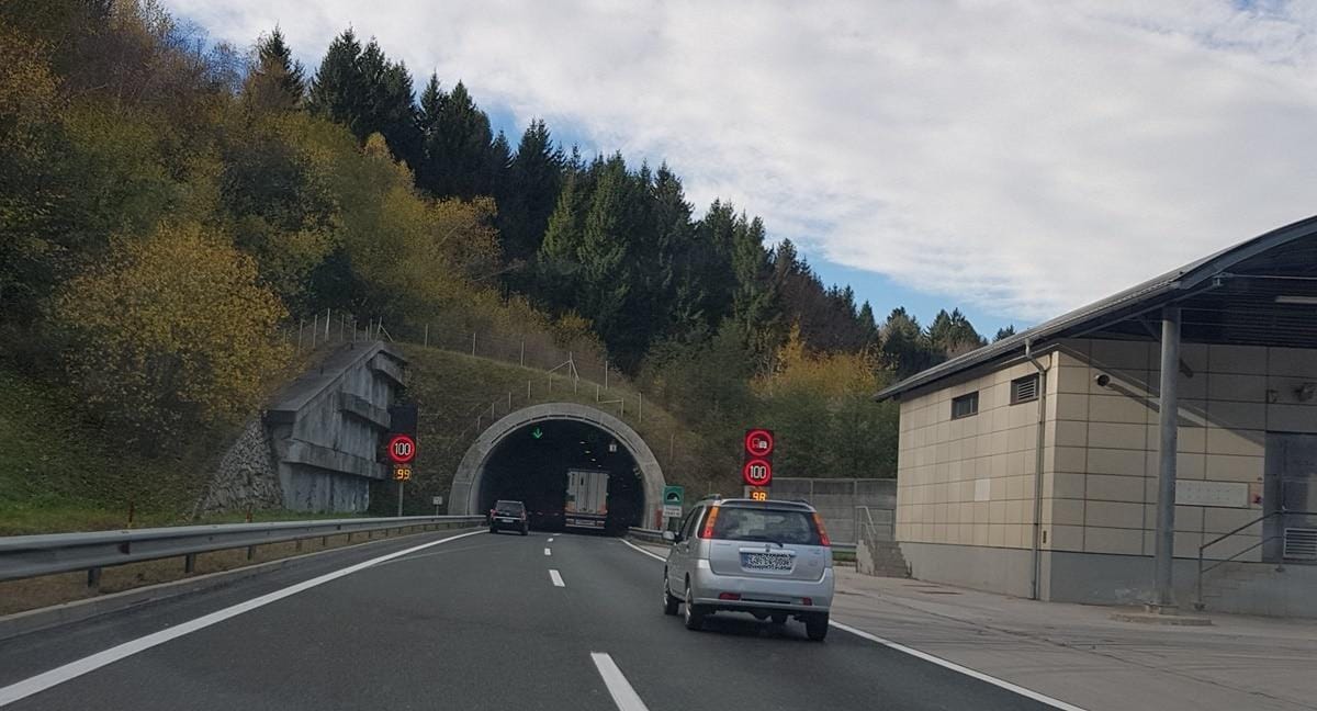 Bodo divjaki spet 'stopili' na gas?