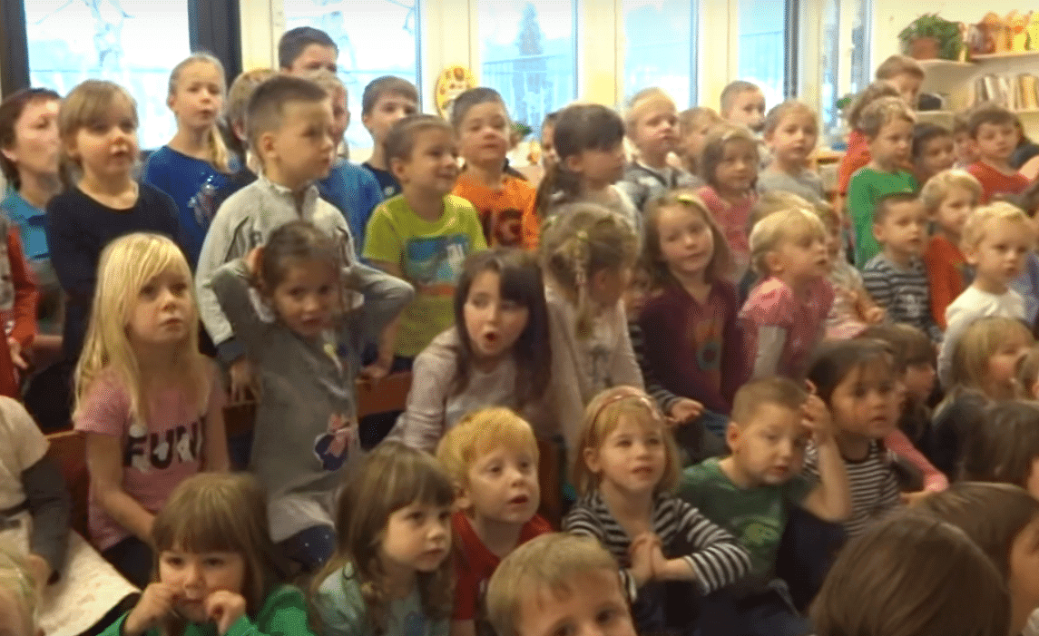 VIDEO: Obvezen ogled! Prisrčne trboveljske čebelice