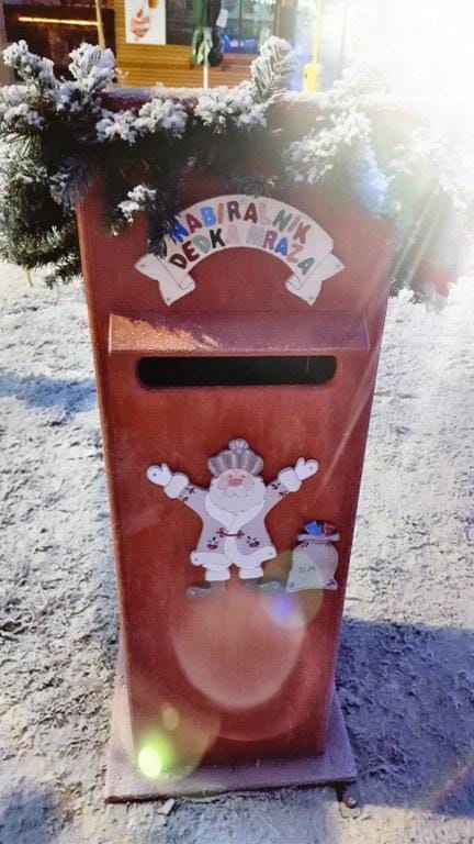 V nabiralniku Dedka Mraza več sto pisem