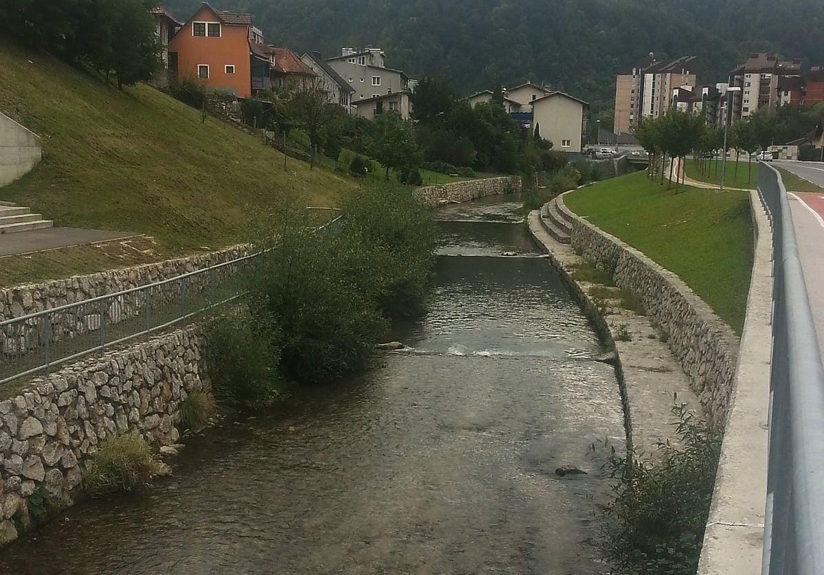 V Mediji ponoči zaman iskali človeka