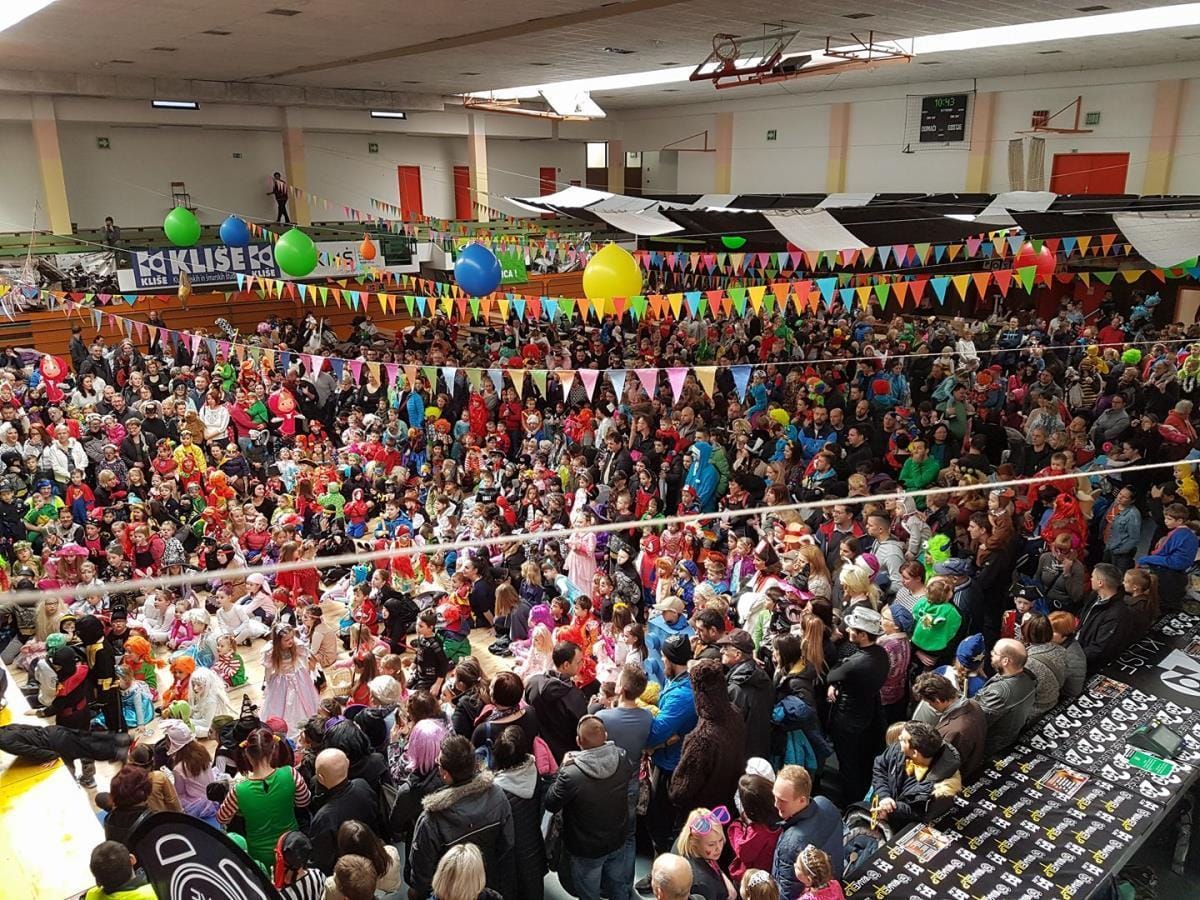 Za predvolilni boj na vasi že zbirajo prijave