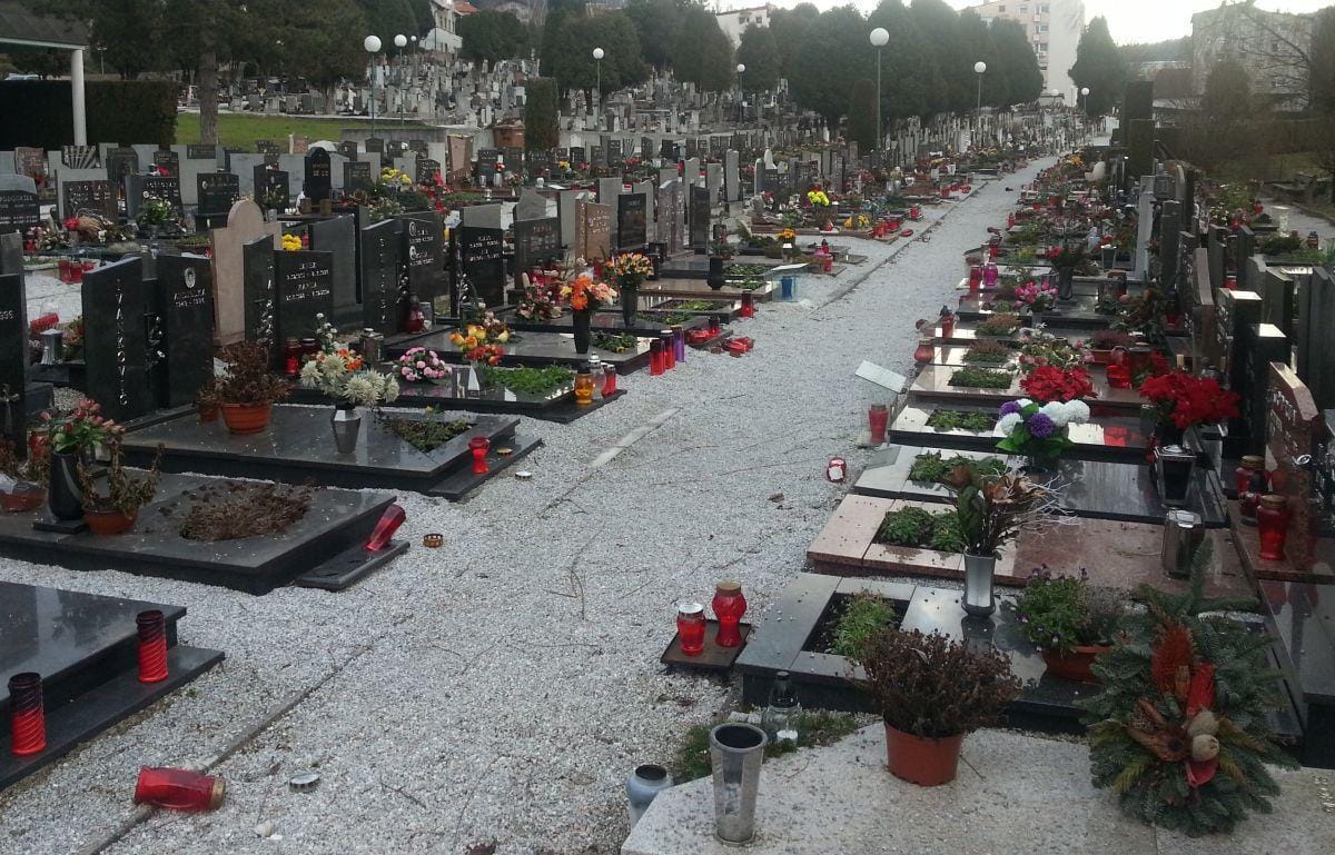 Asfaltne poti namesto lani menda letos