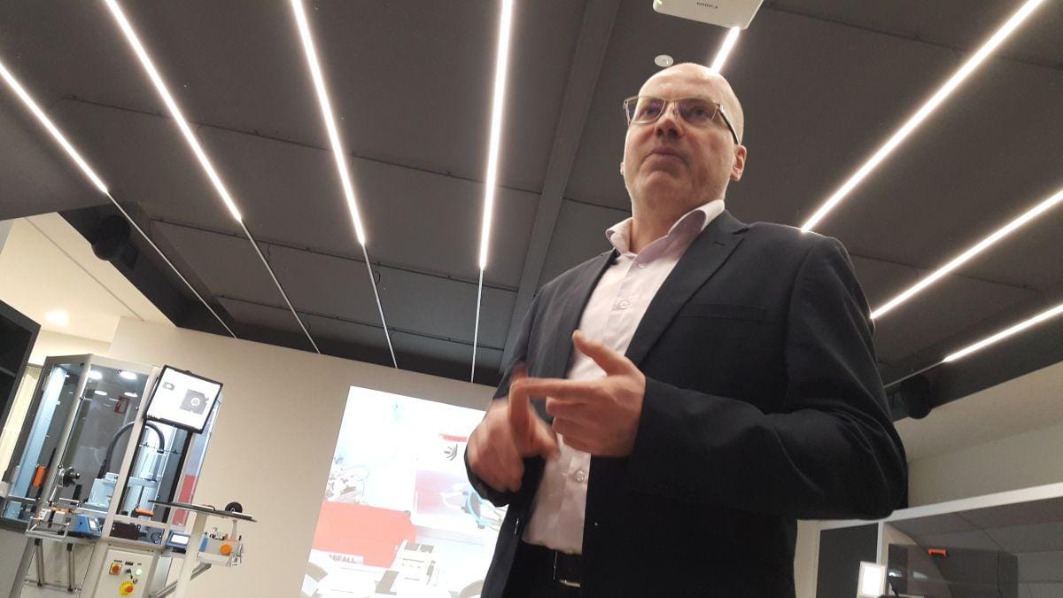 Robotizirane celice, vgradni moduli, nadzor naprav na daljavo ...