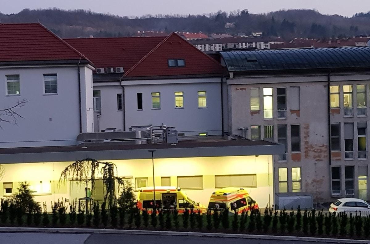 Poškodovani voznici odpeljali v bolnišnico