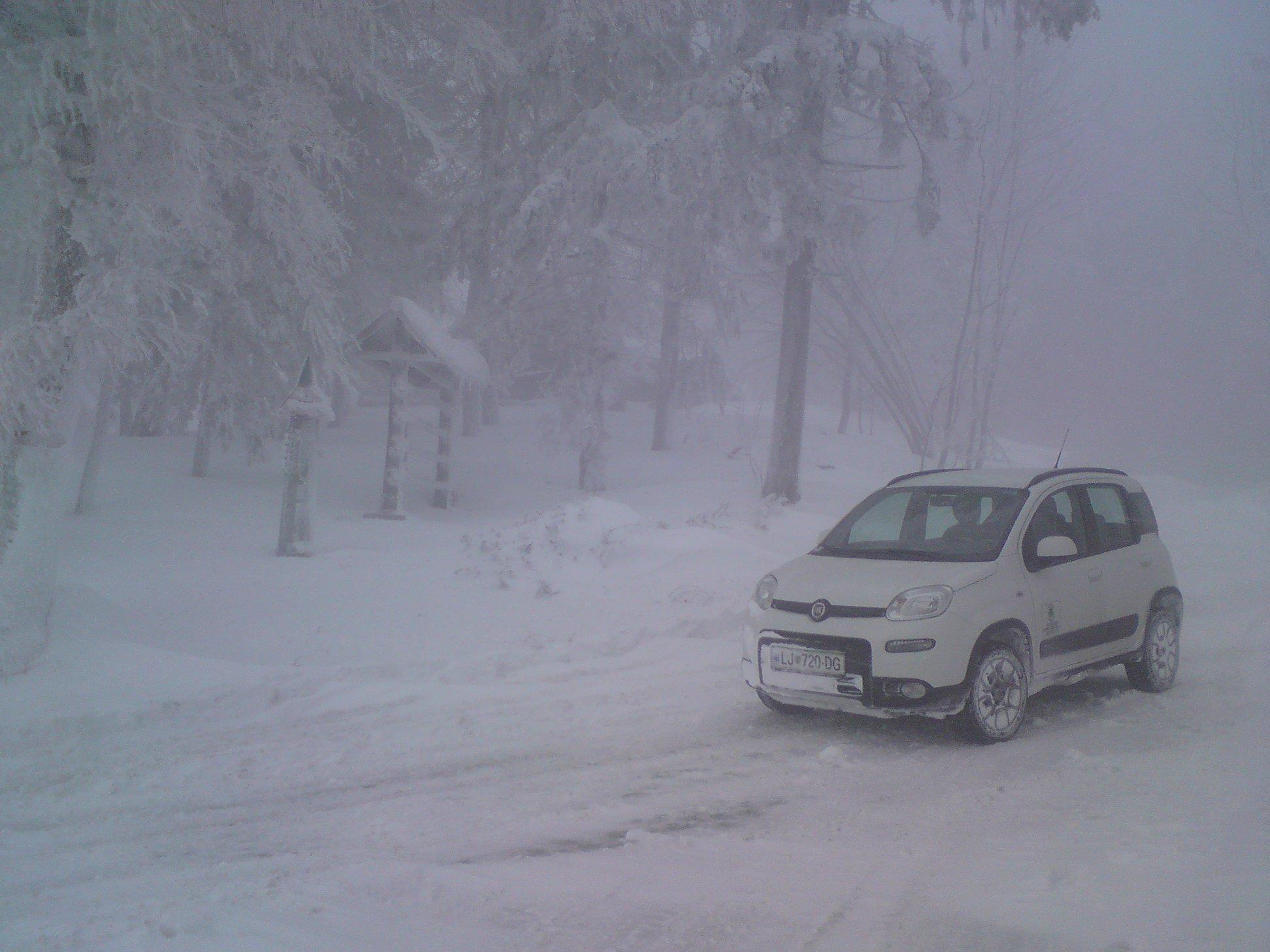 Veter povzroča zamete, previdno!