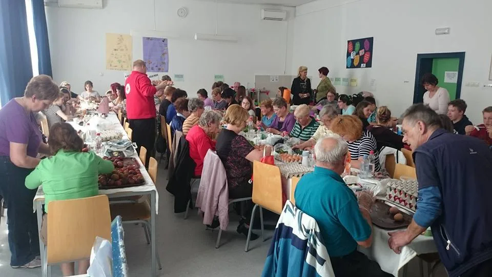 Več kot 2.000 pirhov pobarvali za petkovo akcijo