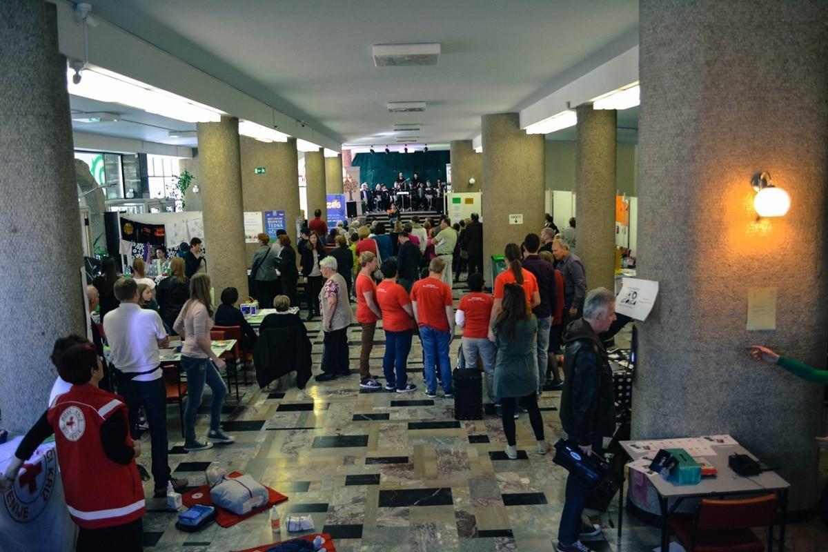 Srečen za živet: kratek, poln in živ