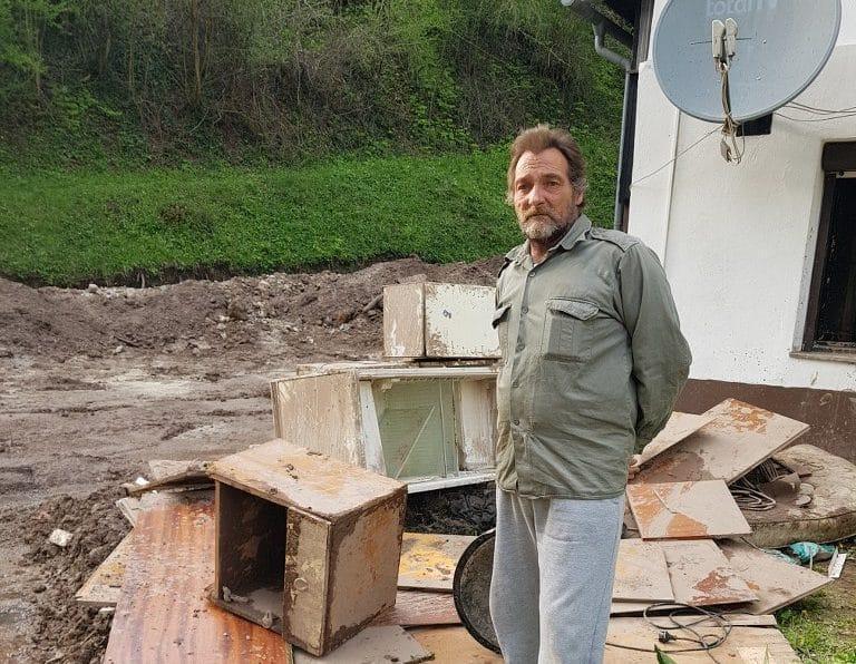 FOTO: Neurje Radičevim pustilo le gole stene in tla