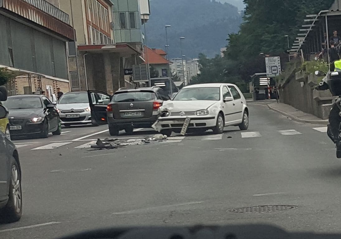 Prometna nesreča v križišču