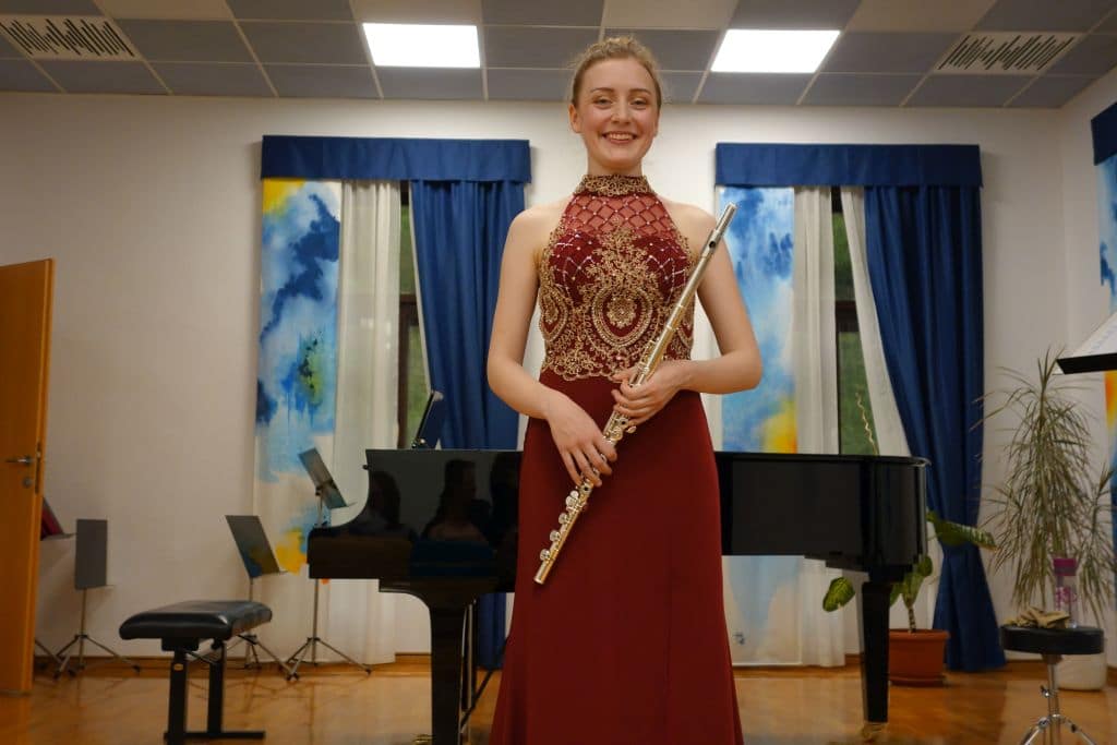 Urška Velikonja koncertirala na flavti