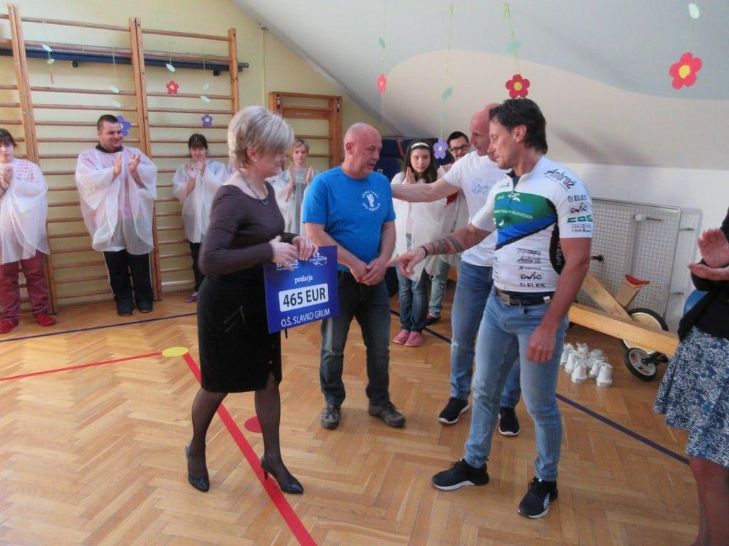 Otrokom prikolesaril 930 evrov