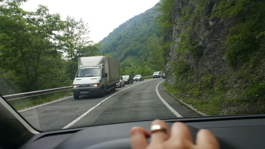POZOR: Za Savo nastajajo kolone