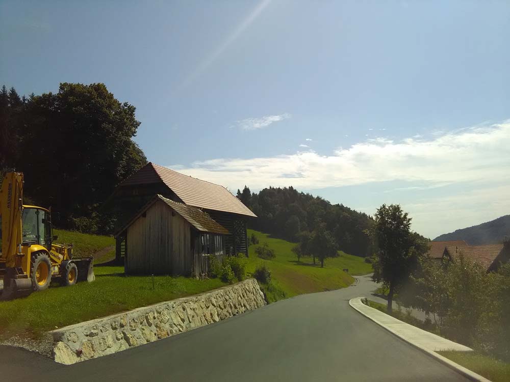 Nič več po makadamu: dela se zaključujejo