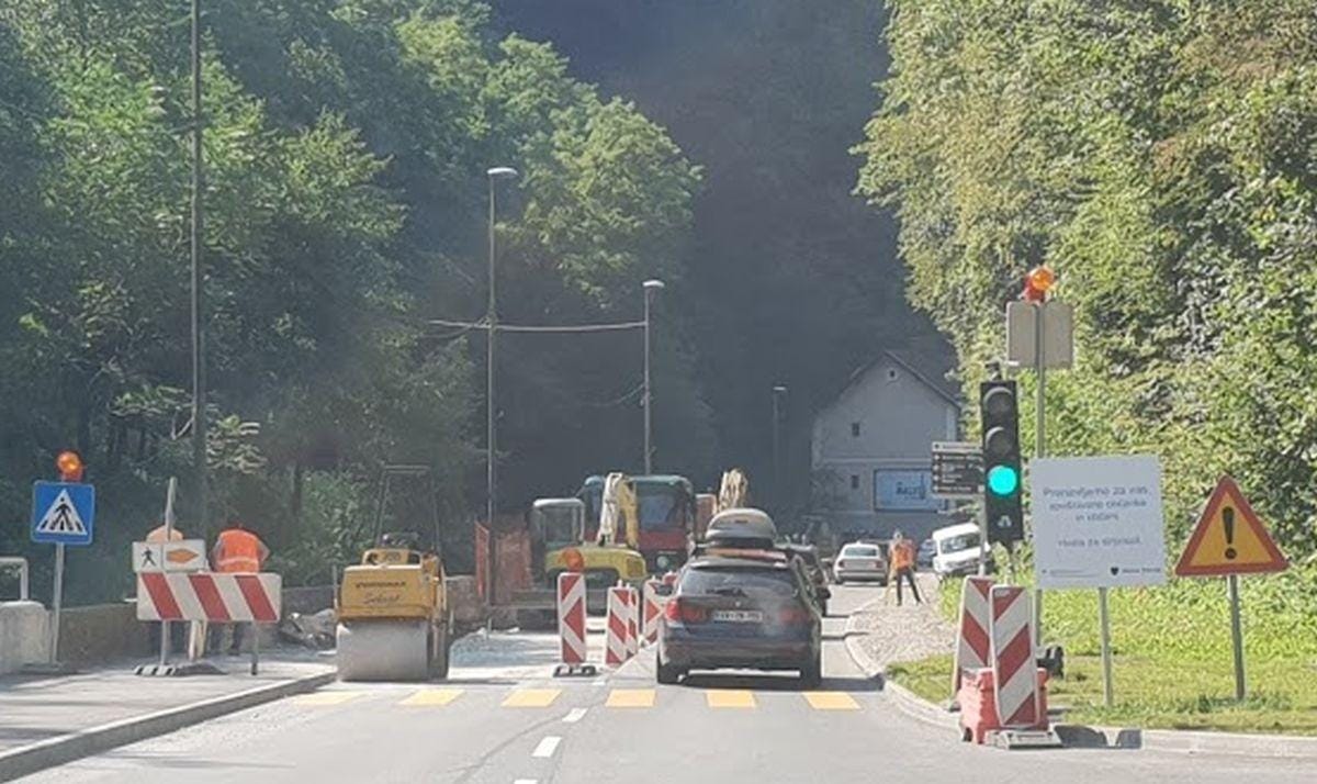 V petek 20, včeraj čakali kar 40 minut!